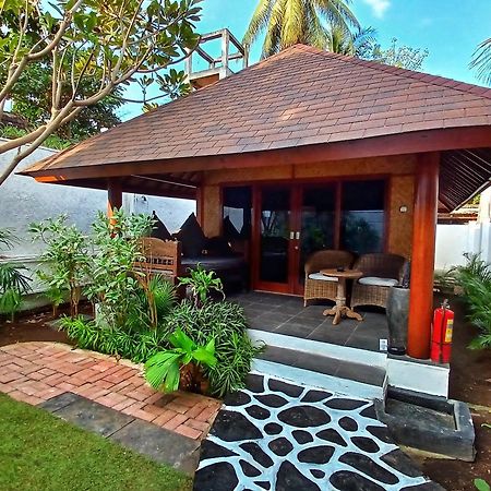 Scallywags Beach Club Gili Air Exterior photo