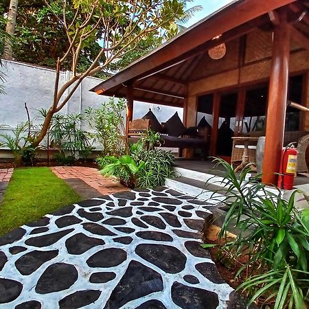 Scallywags Beach Club Gili Air Exterior photo
