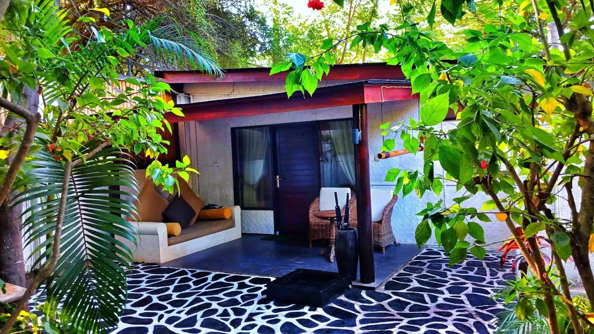 Scallywags Beach Club Gili Air Exterior photo