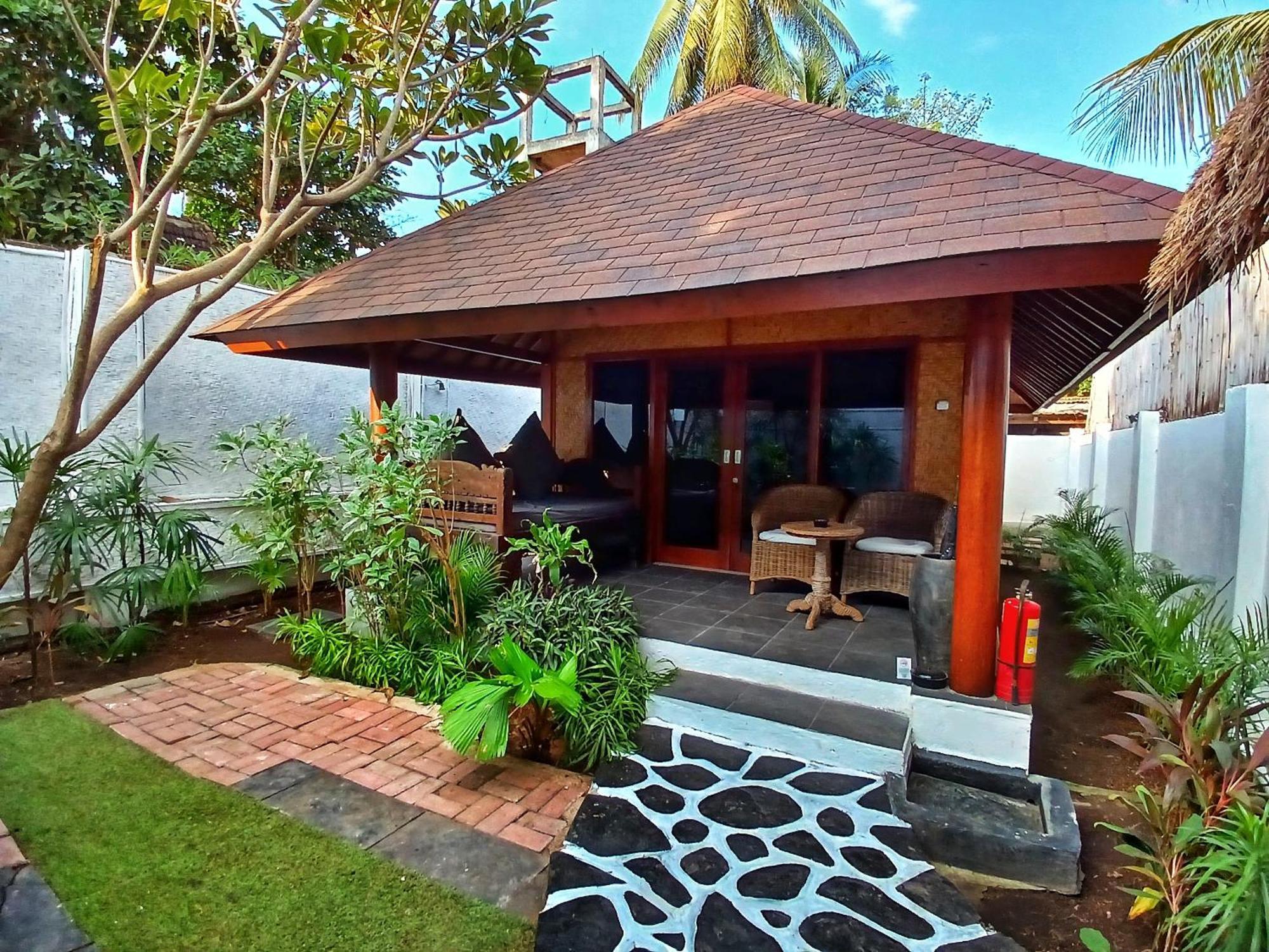 Scallywags Beach Club Gili Air Exterior photo