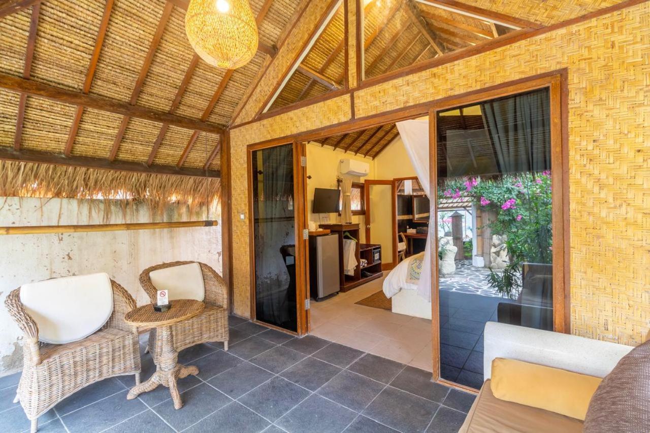 Scallywags Beach Club Gili Air Exterior photo